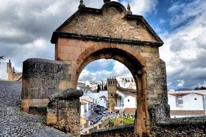 Ronda Historical Walking Tour with Bullring Entrance - Mondragon Palace Exterior Details: Moorish Architecture Without the Museum Fatigue