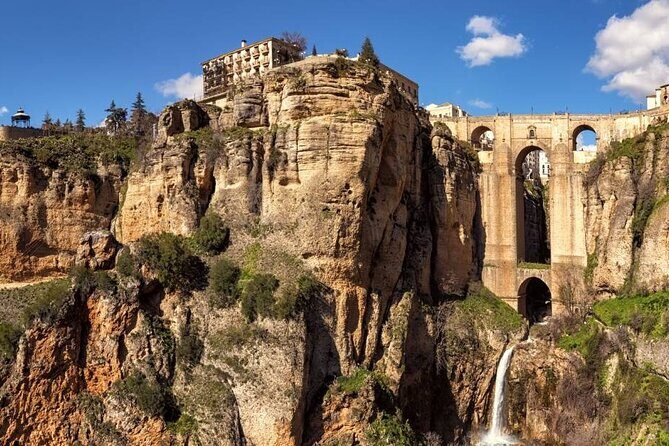 Ronda Self-Guided Audio Tour with Andalucia Travel Expert - Valley viewpoints and the Mirador de Ronda stretch