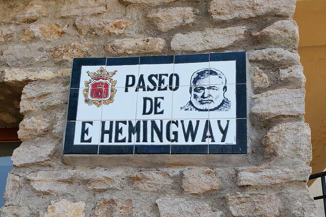 Ronda, the dreamt city: Private Walking Tour - City Hall Square and the Main Christian Temple