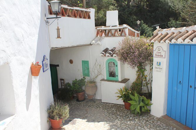 Semi-private Tour to Frigiliana and The Lost Village with lunch included - What the Semi-Private Format Really Changes