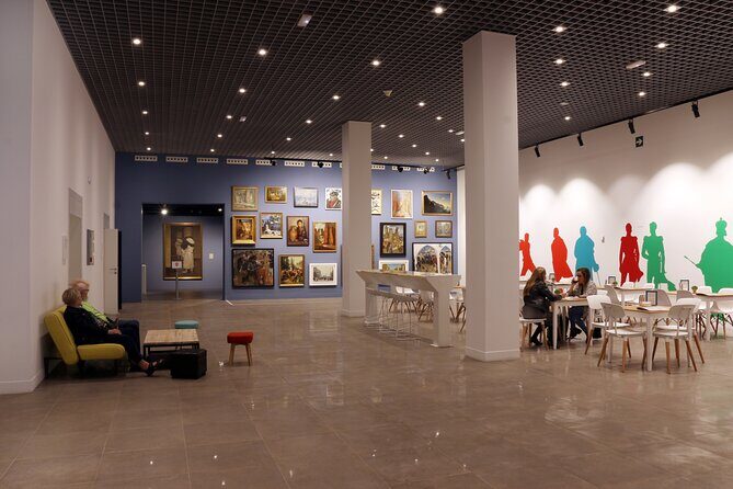 Skip-The-Line Access to Colección del Museo Ruso in Malaga - Temporary Exhibition Included: Utopía y Vanguardia (When It’s Running)