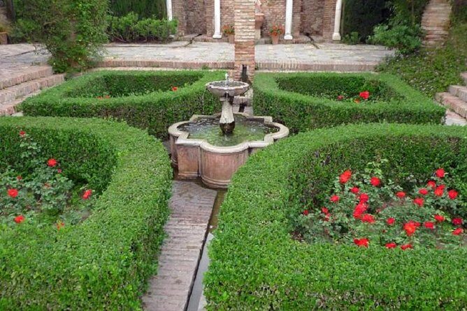 Skip the Line: Private Alcazaba & Gibralfaro with Nasrid Palaces - Key things you’ll notice on this tour