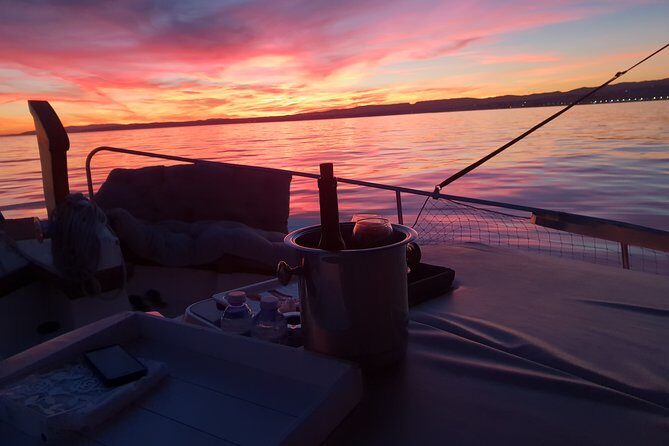 Sunset Boattrip + Tapa + Cava - What you might see off the coast (and why it changes by season)