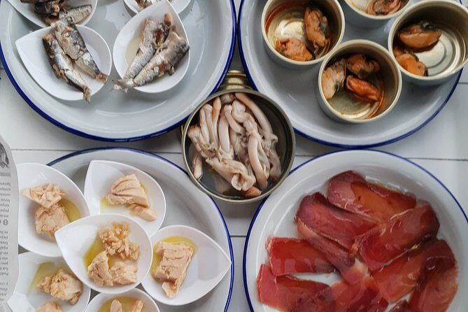 Sunset Boattrip + Tapa + Cava - Price and value for up to two people (and how to decide)