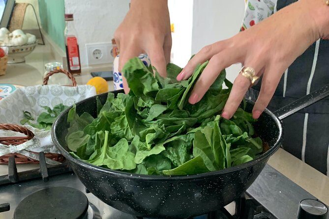 The Mediterranean Diet & Lifestyle Cooking Class. - Who this class suits best (and who might want to choose differently)