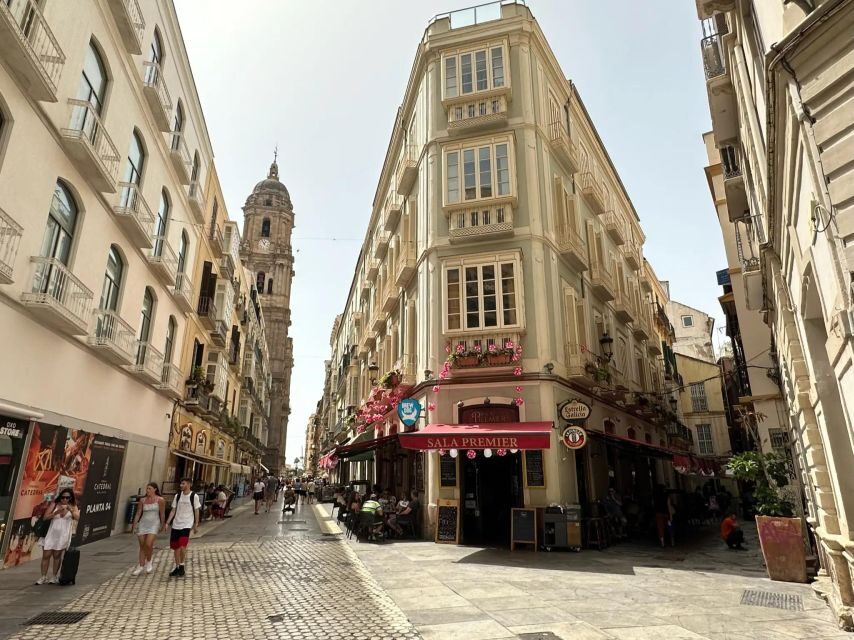 Ultimate Malaga: History and Tapas All Included - Your guide: licensed locals and the “balance” people talk about