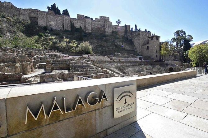 Ultimate Malaga History & Tapas - All Included Full Experience - Small group size and guides: personal attention without the performance