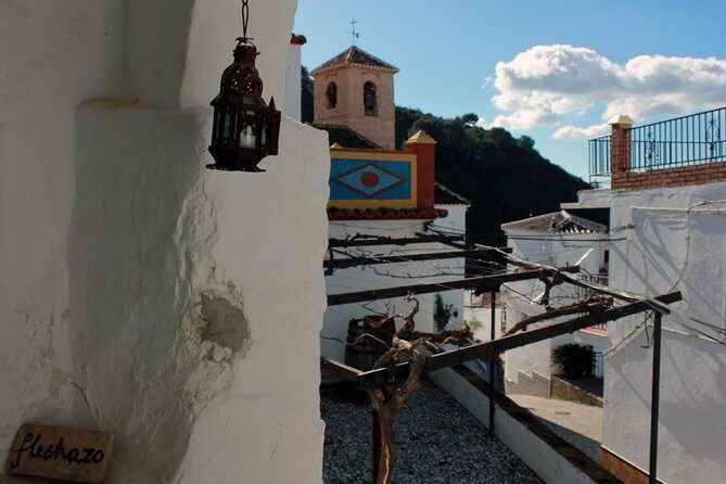 White Villages Tour in the Nerja area: Small-Group Tour and Lunch - Where the day starts: Nerja and Torre del Mar logistics