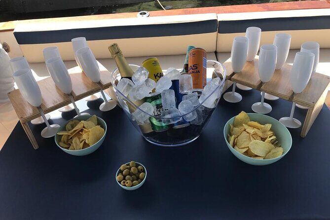 Yacht ride in Puerto Banús - Meeting at Atalaya Nautic Experience (Pantalan 4, Atraque 335)